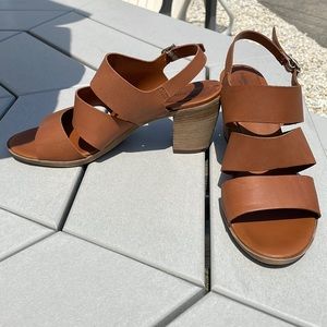 Sophia Milano block heel brown leather sandal